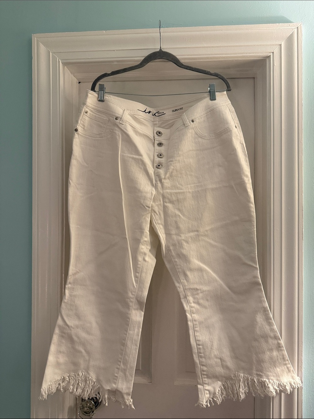 W Collection White Button-Front Frayed Hem Jeans